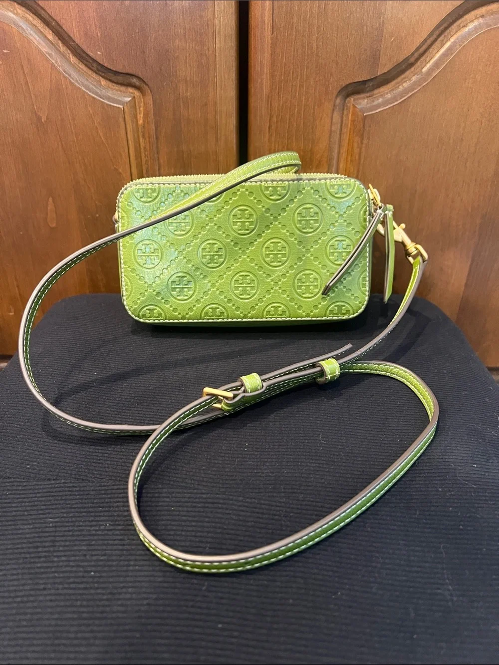 Tory Burch compact tory